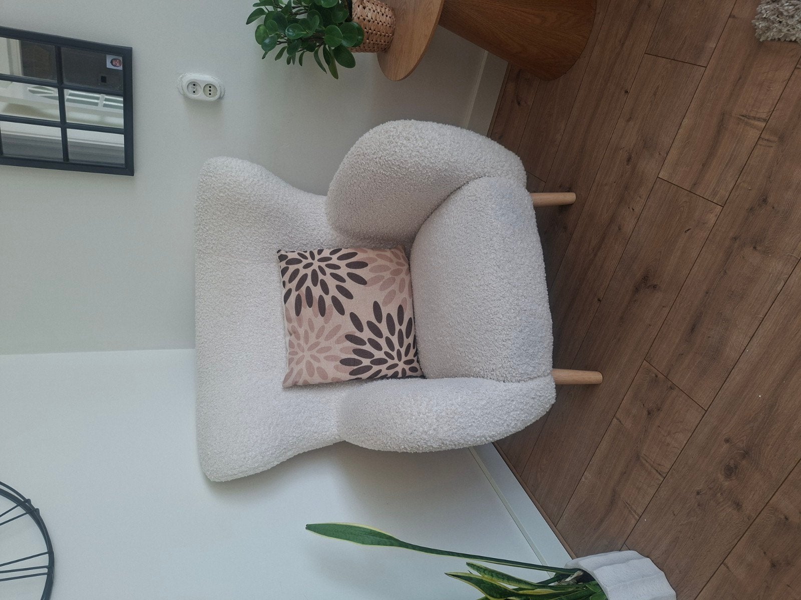 Comfortabele witte fauteuil met teddy stof, Ophalen, Hout, Gebruikt, 75 tot 100 cm