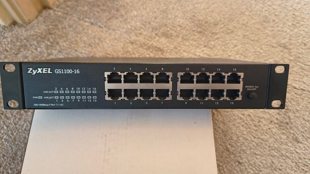 ZyXEL GS1100-16 Gigabit Switch - 16 poorten, Ophalen of Verzenden, Zo goed als nieuw