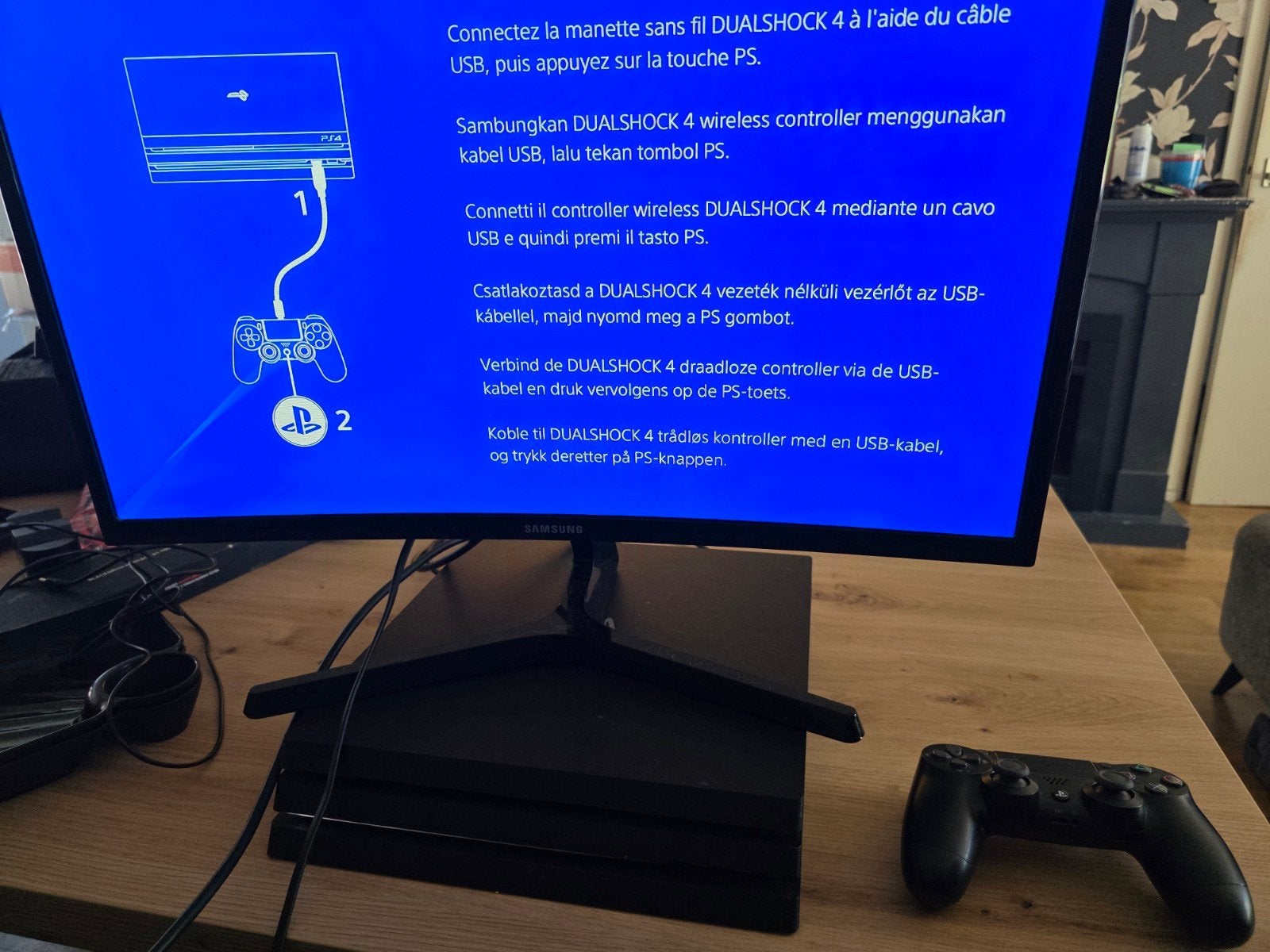 PlayStation 4 Pro met controller en Samsung curved monitor, Ophalen, Gebruikt, 1 TB, Met 1 controller