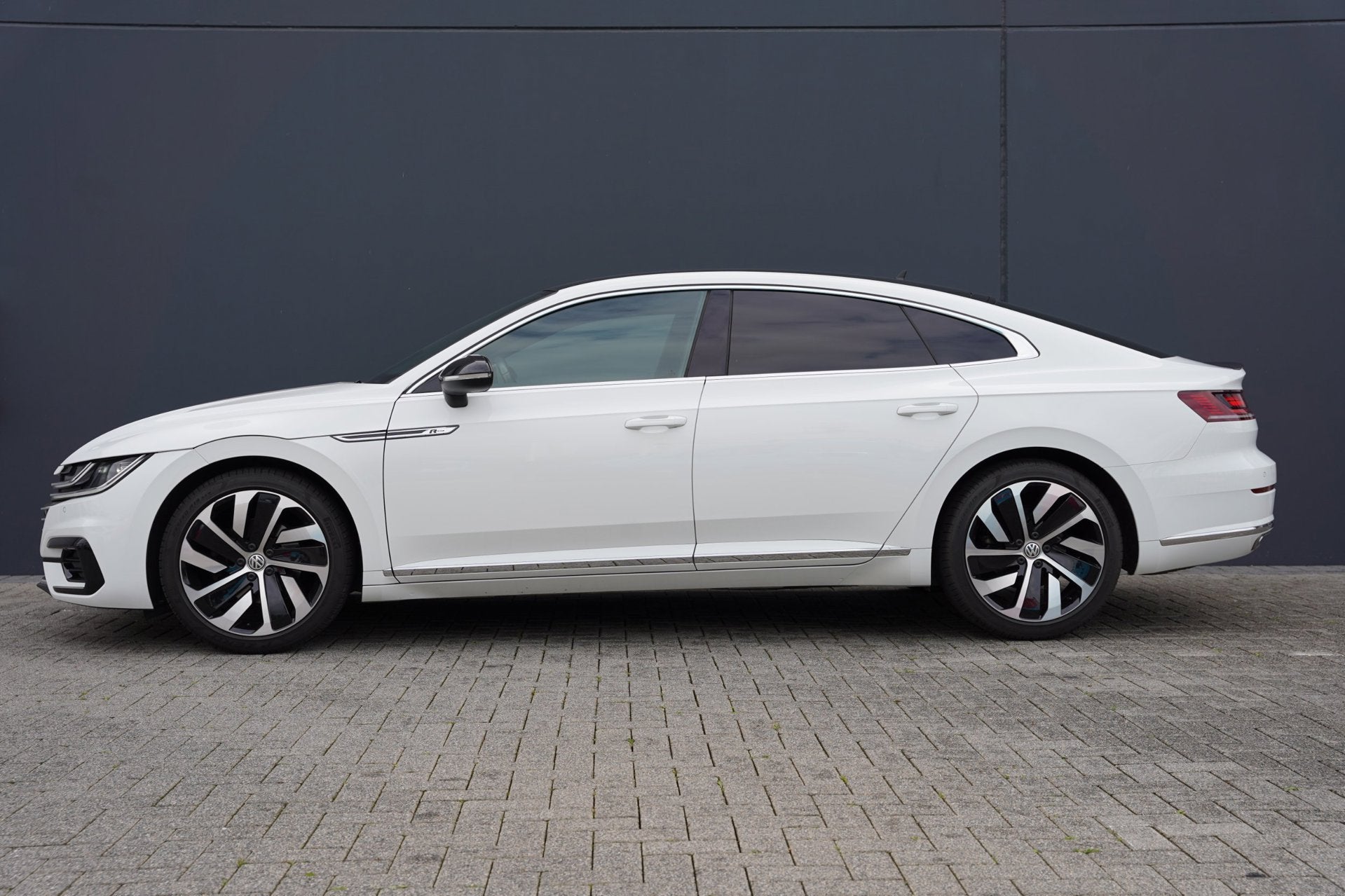 Volkswagen Arteon 2.0 TSI Business 3X R-line 240PK, Auto's, Dealer onderhouden, Arteon, 4 cilinders, 1984 cc