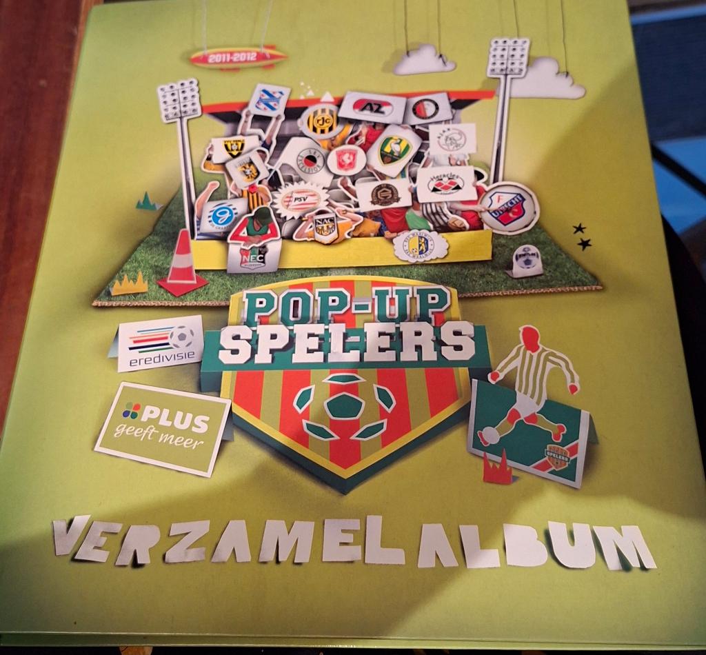 Eredivisie spelers verzamelalbum 2011/2012, Ophalen of Verzenden, Zo goed als nieuw, Overige binnenlandse clubs, Boek of Tijdschrift