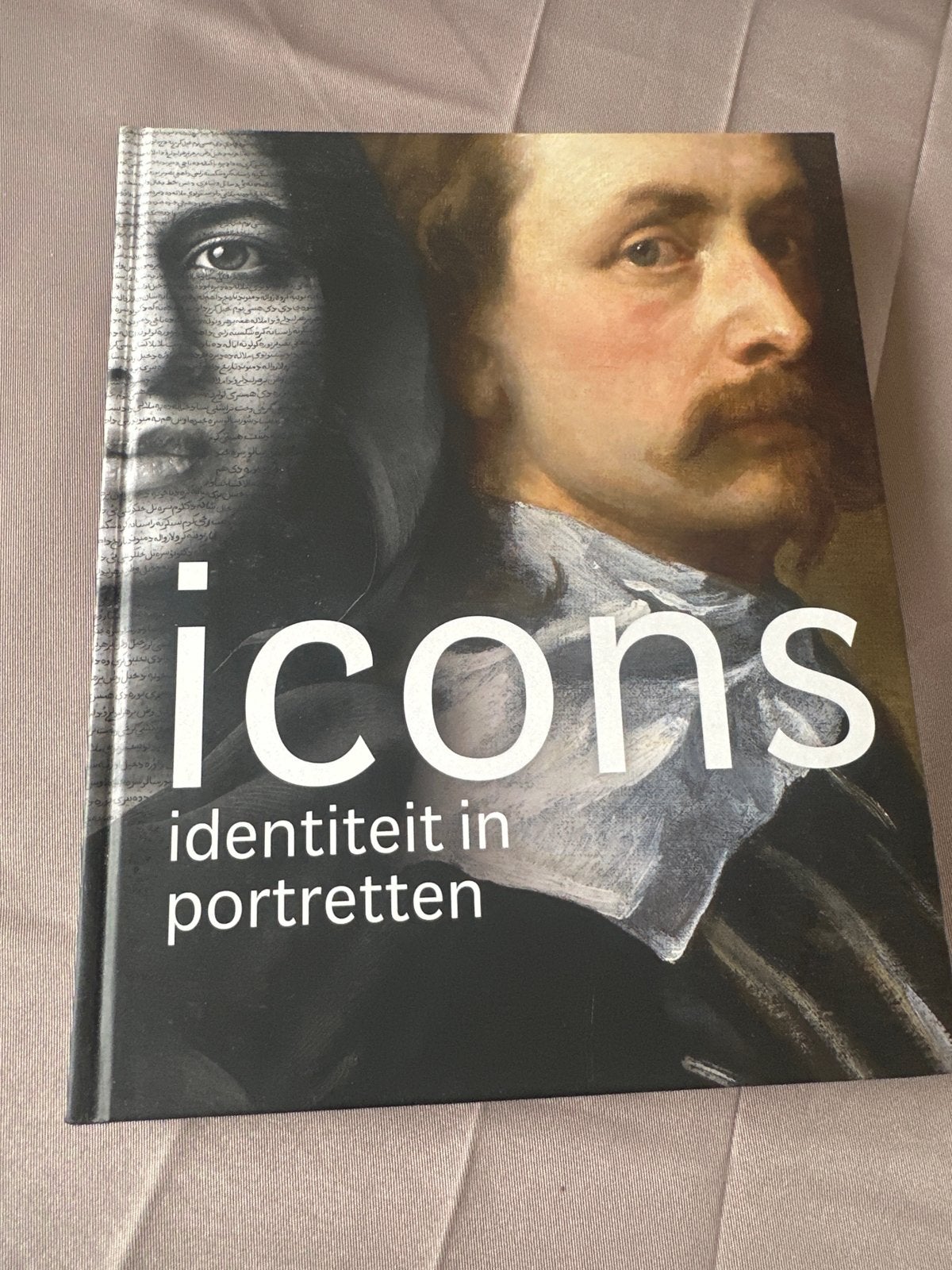Icons: Identiteit in Portretten - Boek over Kunst, Ophalen of Verzenden, Zo goed als nieuw, Schilder- en Tekenkunst