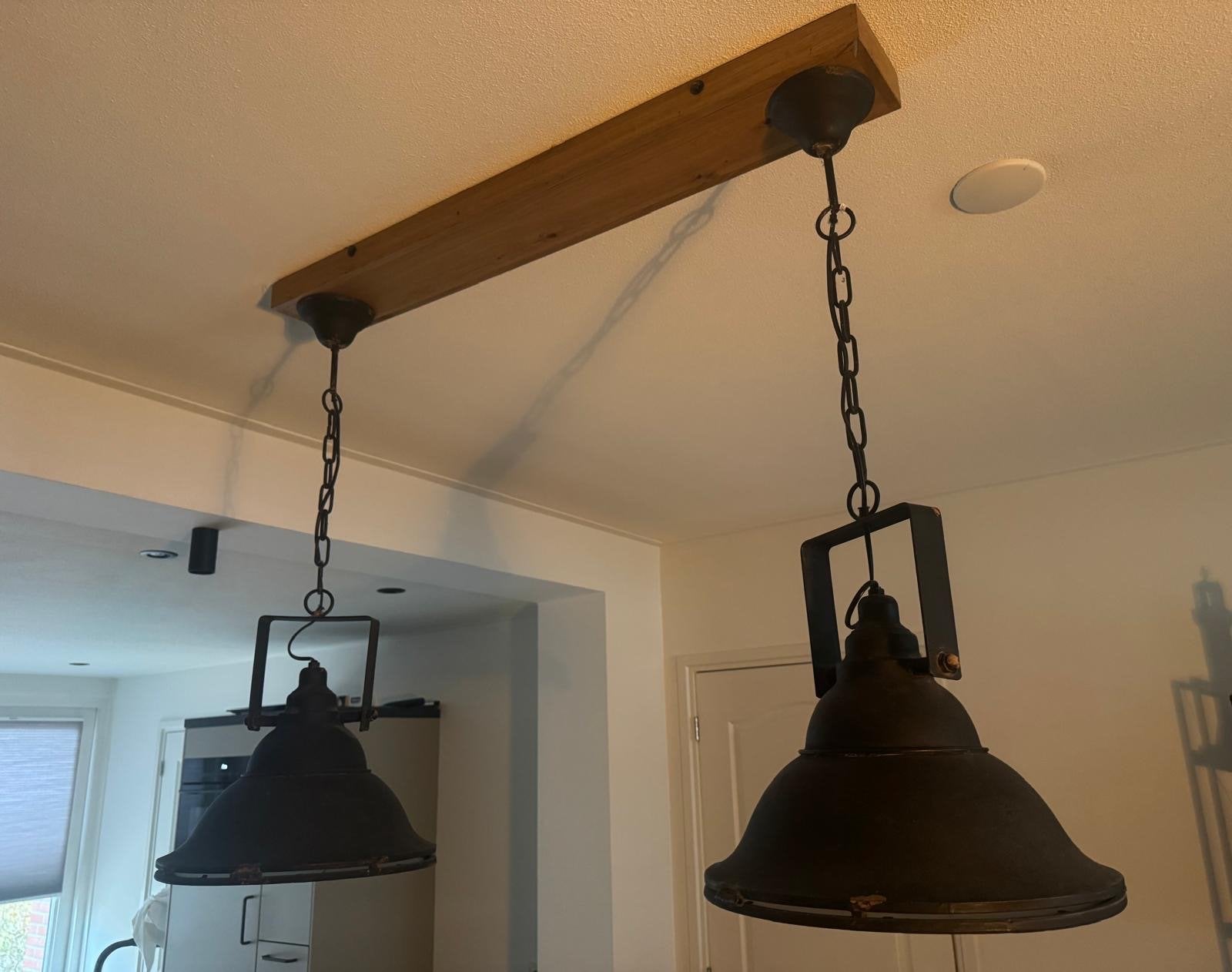 Industriële hanglampen met houten balk, Ophalen, Zo goed als nieuw, Hout, E27 (groot)
