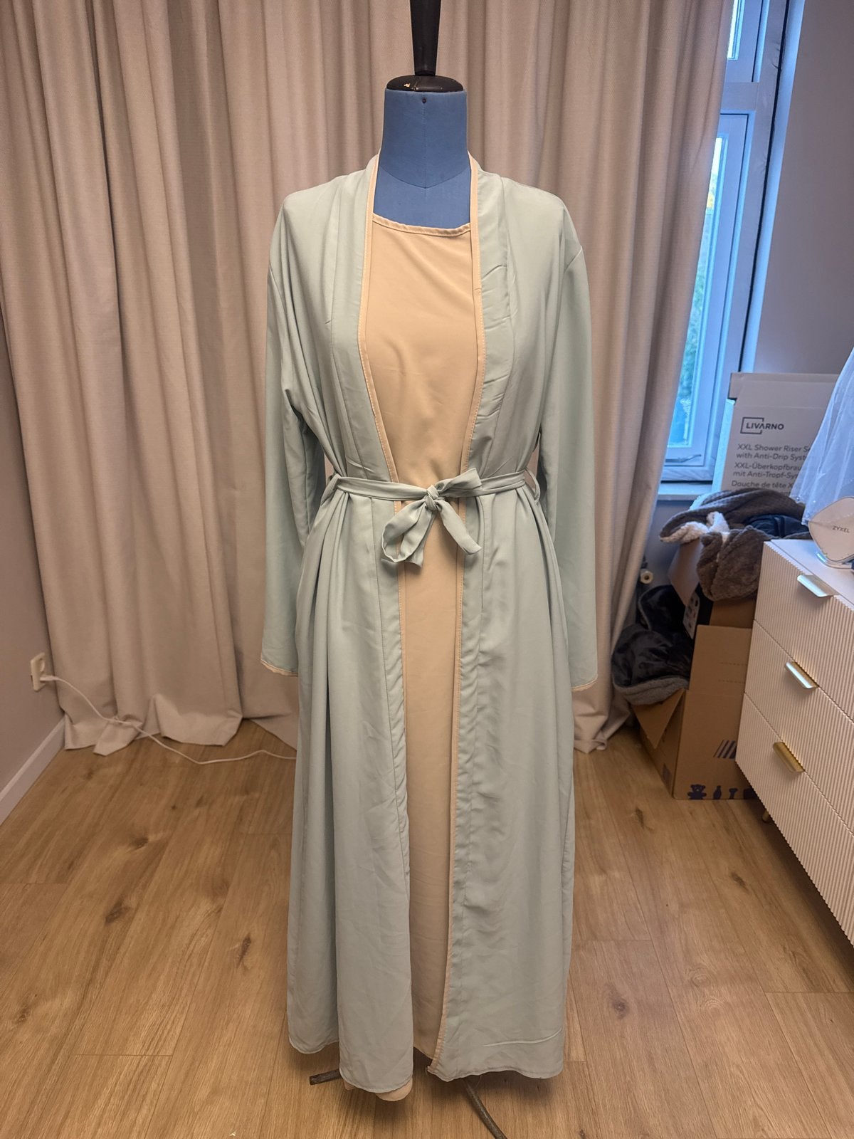 Elegante mintgroene abaya met strikdetails, Nieuw, Ophalen, Maat 38/40 (M), Onder de knie