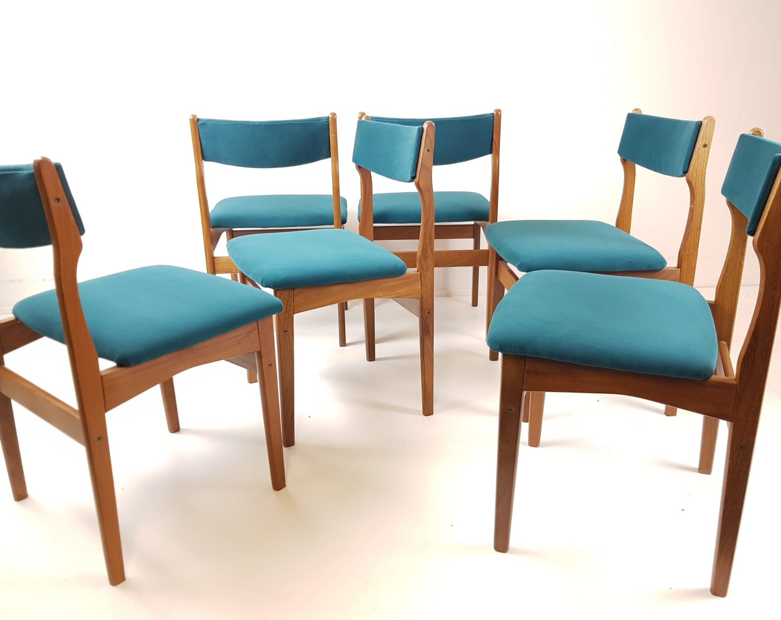 6 vintage Deense stoelen | nieuw gestoffeerd blauwe stof, Ophalen of Verzenden, Zo goed als nieuw, Stof