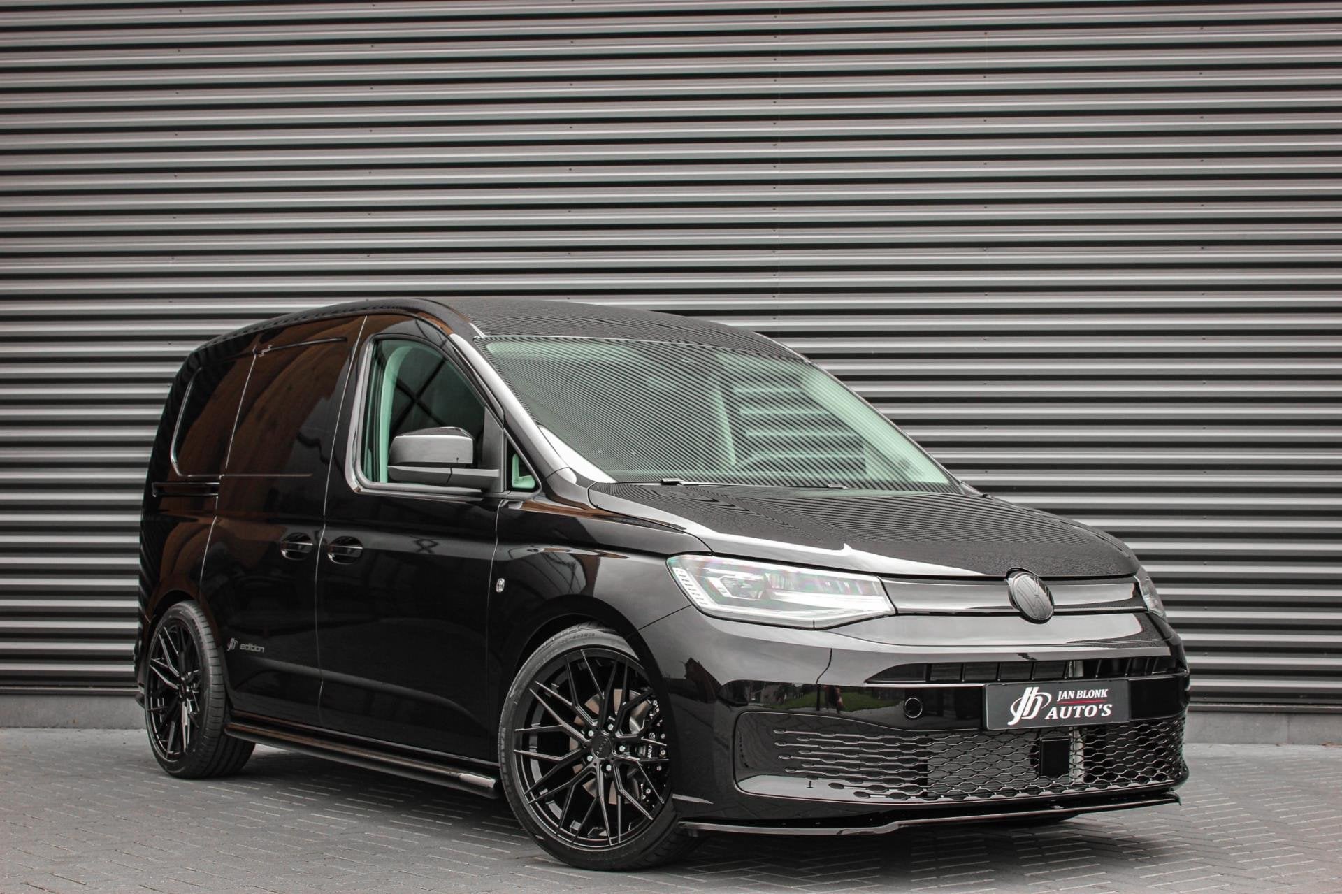 Volkswagen Caddy Cargo 2.0 TDI 122PK DSG JB- EDITION / MAXTR, Gebruikt, Zwart, 4 cilinders, Volkswagen