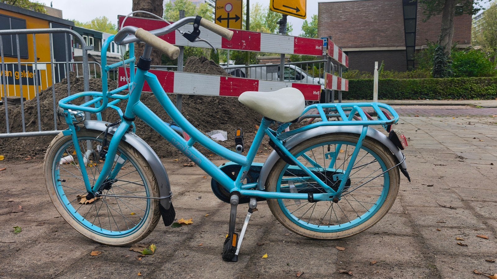 Prachtige blauwe fiets 20 inch pedalen moet nakijken, Ophalen of Verzenden, Gebruikt, 20 inch of meer