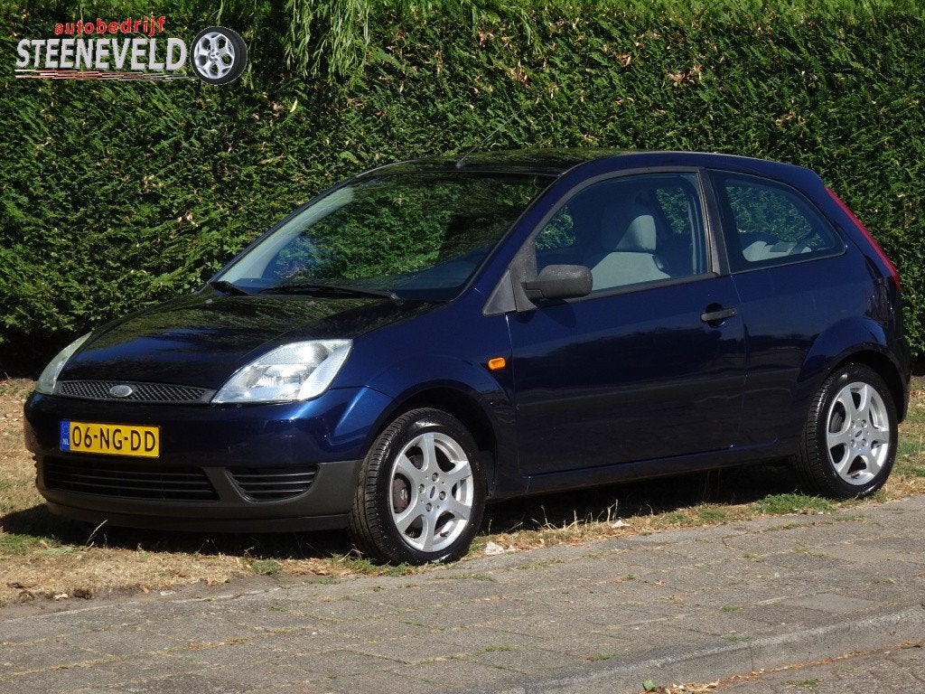 Ford Fiesta 1.25 Celebration met Bluetooth en Trekhaak, Keurmerk '100% Onderhouden', Stof, 1242 cc, 4 cilinders