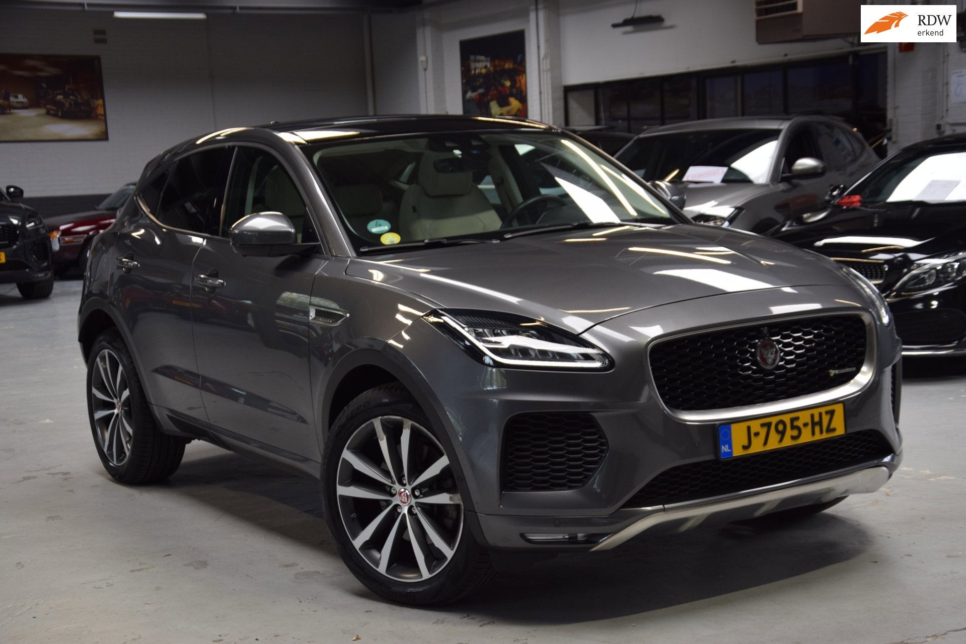 Jaguar E-PACE 2.0 D240 AWD R-Dynamic HSE Panoramadak|Leder|A, Auto's, Automaat, Dealer onderhouden, 15 km/l, Euro 6