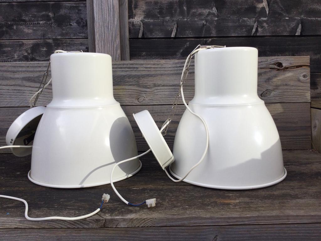 Twee Witte Hektar lampen van Ikea, Ophalen, 25 tot 50 cm, Wit, Rond
