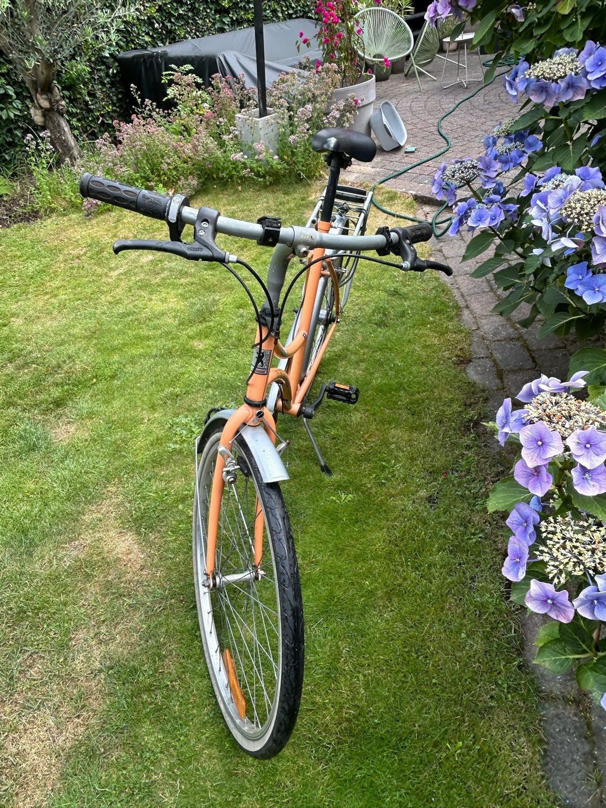 Retro Peugeot fiets met 3 versnellingen en fietspompje, Fietsen en Brommers, Fietsen | Dames | Damesfietsen, Velgrem, Versnellingen