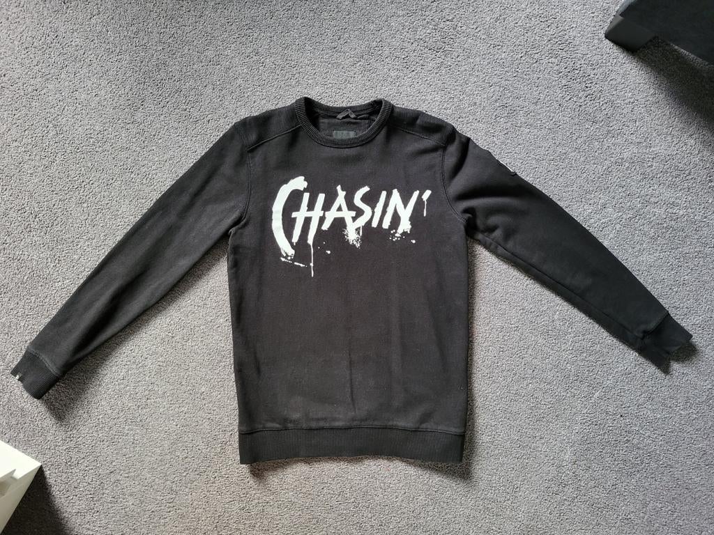 Sweater Chasin
Maat M
Kleur zwart, Ophalen of Verzenden