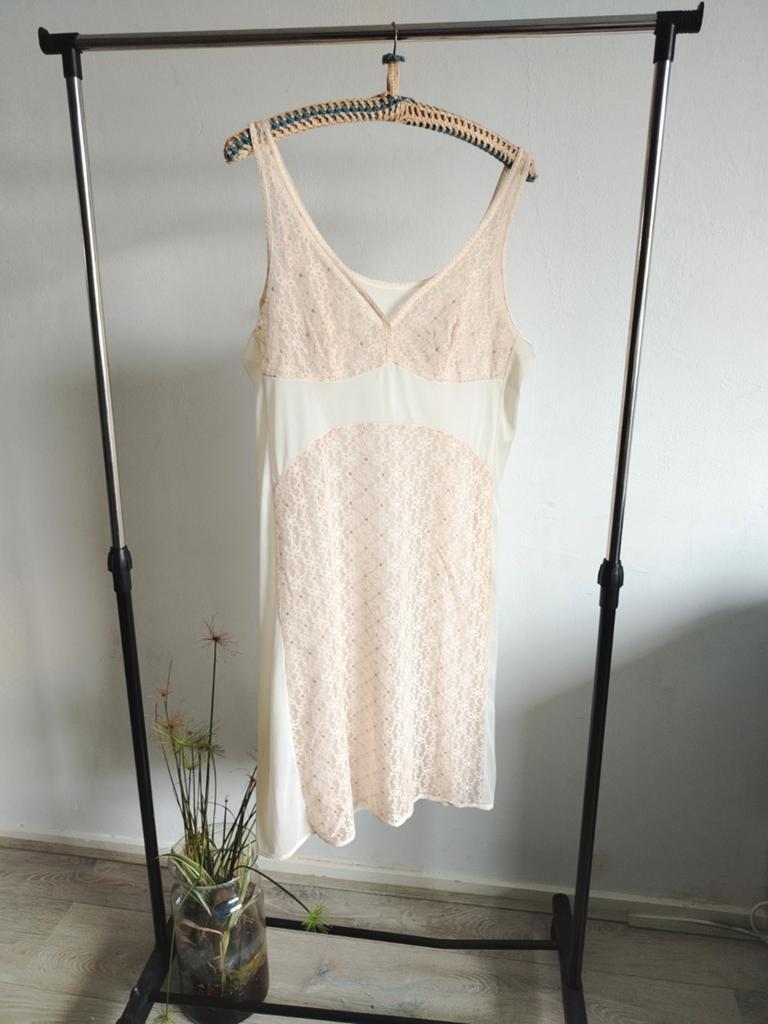 Vintage Nachtjapon met Kant en satijn- Crème/Beige, Onbekend, Ophalen of Verzenden, Beige, Nachtkleding