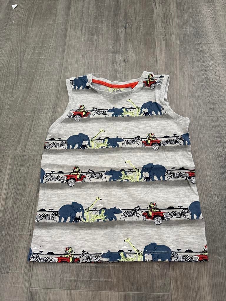 Stoer C&A mouwloos shirtje met safari print maat 116, Ophalen of Verzenden, Gebruikt, Jongen, Shirt of Longsleeve