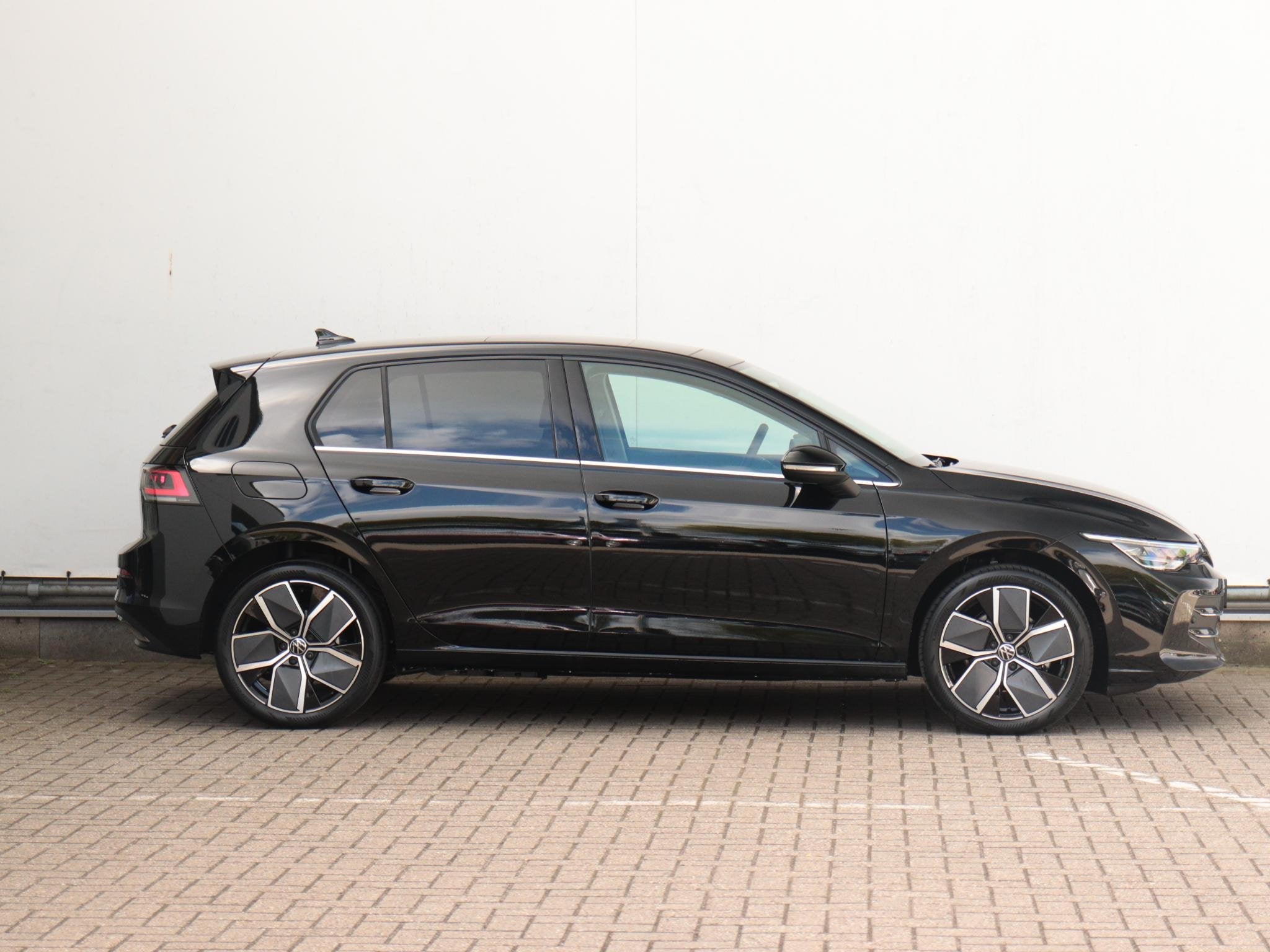 Volkswagen Golf Style Edition 1.5 eHybrid 150 kW / 204 PK Ha, 1498 cc, 4 cilinders, 150 min, Plug-in hybride