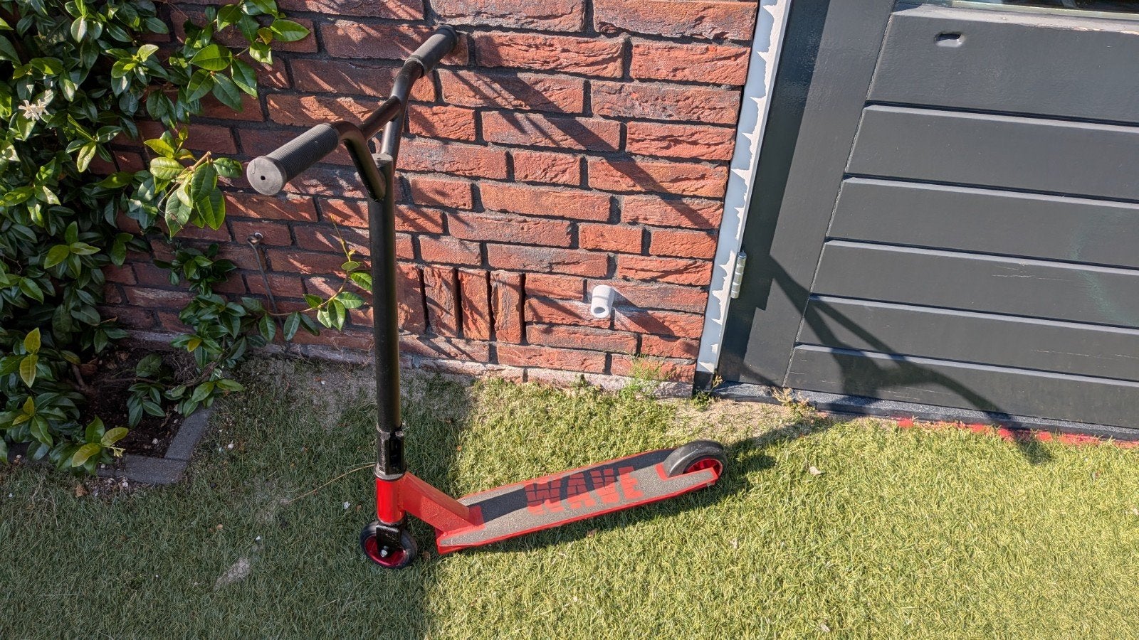 Wave Stuntstep Intertoys - Rode Stunt Scooter, Fietsen en Brommers, Steps, Ophalen, Zo goed als nieuw, Overige typen, Wave