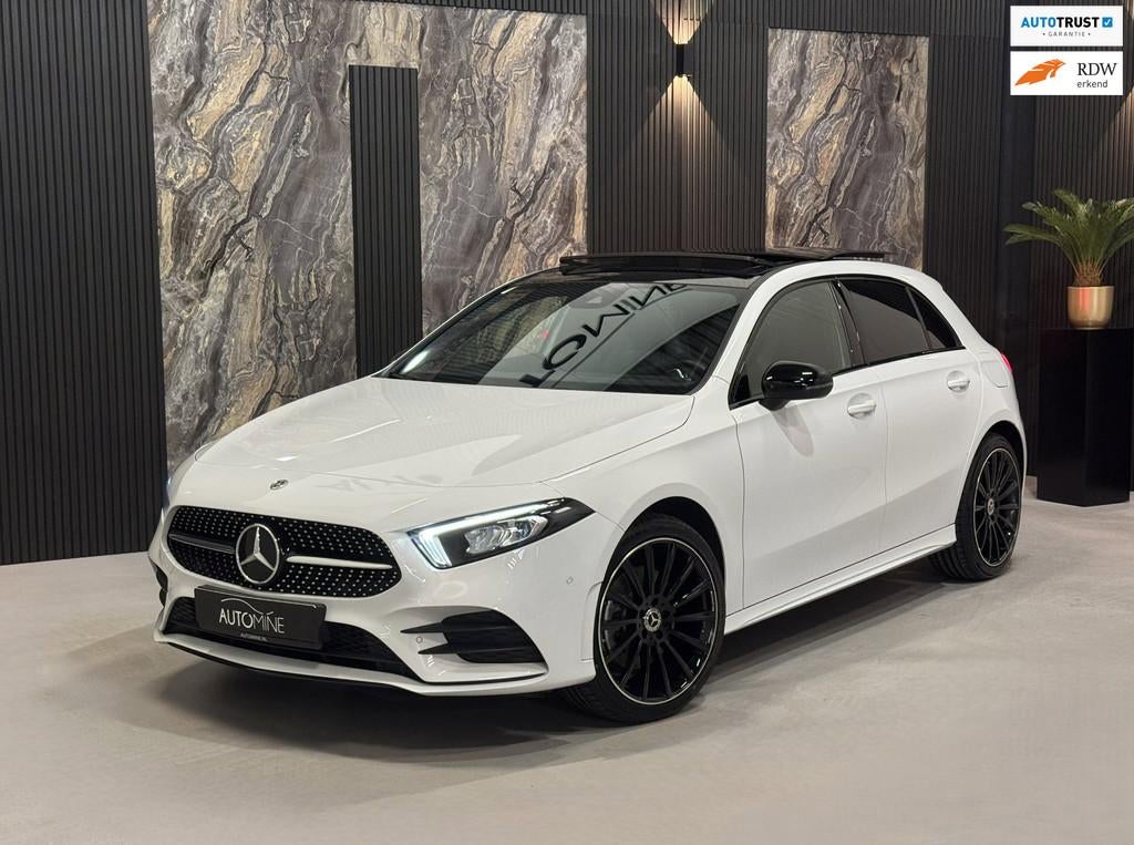 Mercedes-Benz A-klasse 250e AMG |PANO|SFEER|CAMERA|BOMVOL, Gebruikt, 4 cilinders, 15 kWh, Wit