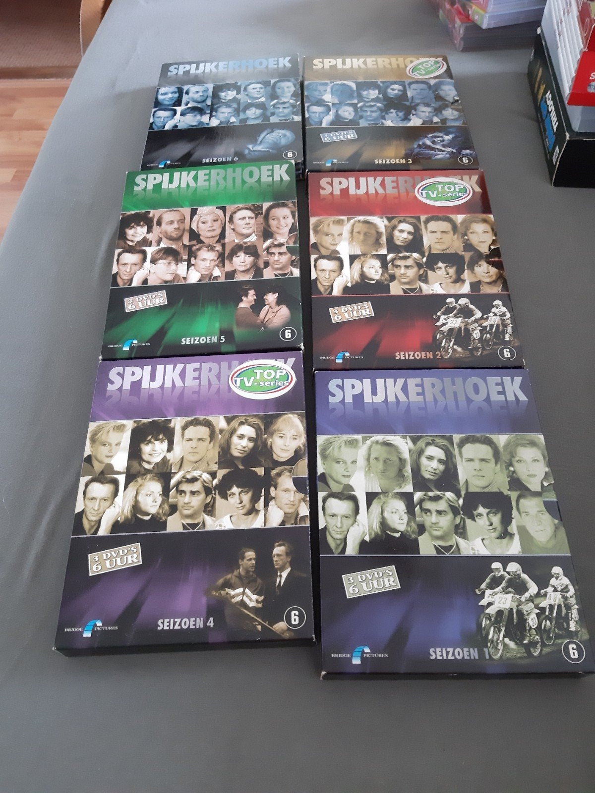 Spijkerhoek Seizoenen 1, 2, 3, 4, 5 en 6 DVD boxen, Cd's en Dvd's, Ophalen of Verzenden, Gebruikt