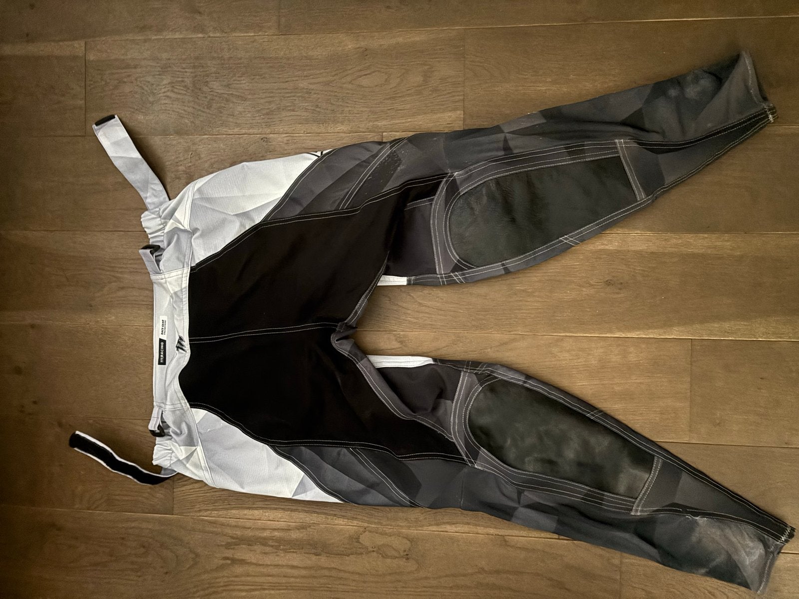 111Racing Motorcross Broek - Zwart/Wit/Grijs, Ophalen, Zo goed als nieuw, Overige maten, Zwart
