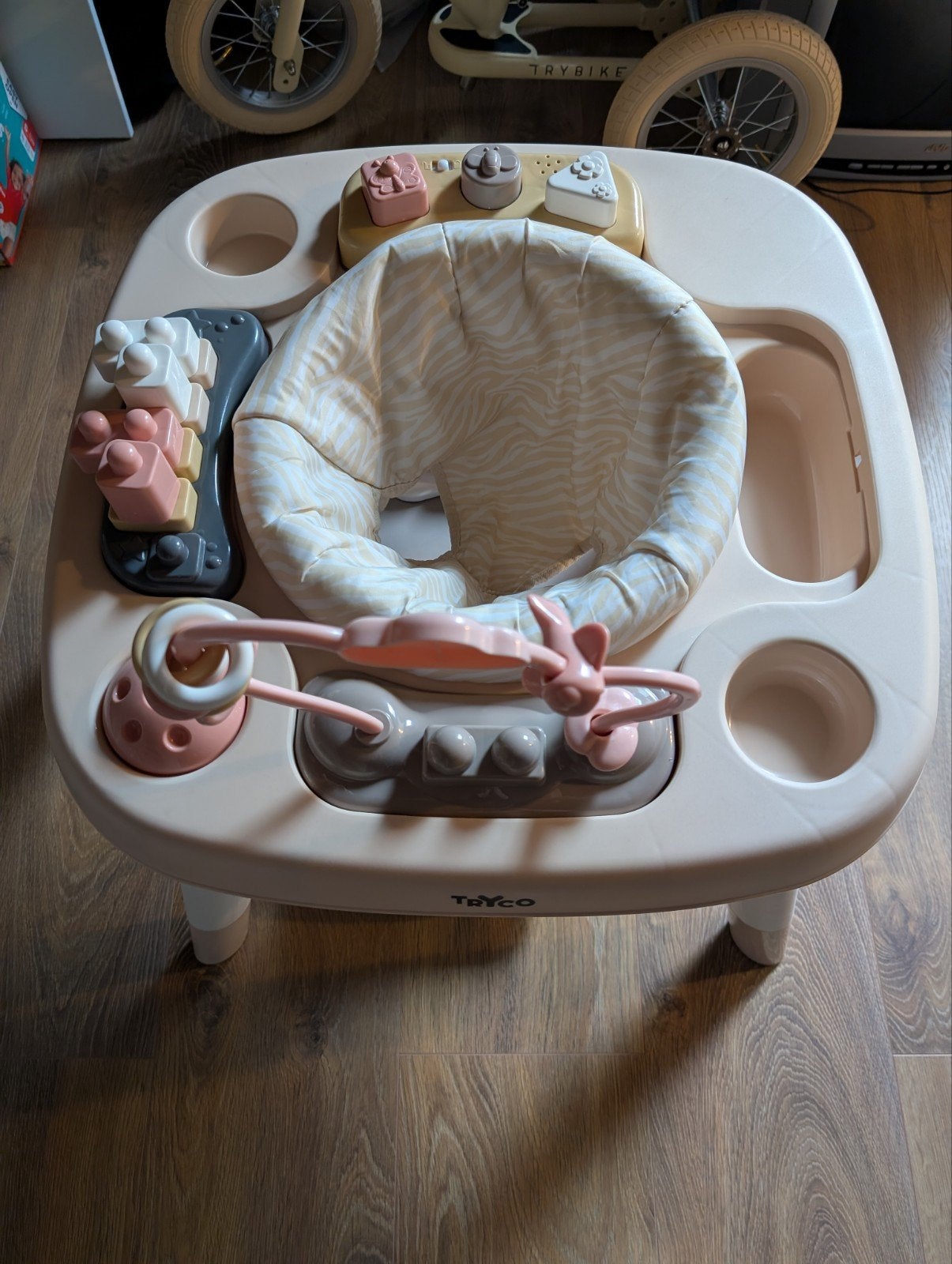 Tryco activiteiten tafel - Zo goed als nieuw, Ophalen, Zo goed als nieuw, Overige typen