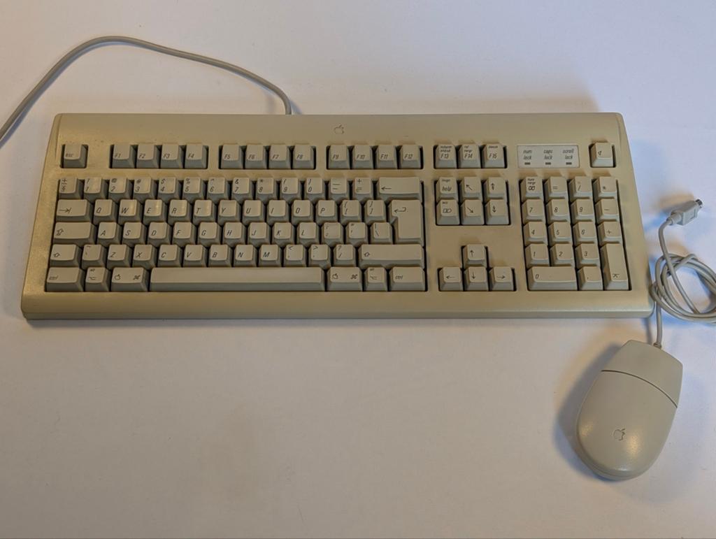 Apple Design Keyboard + Apple Desktop Bus Mouse II, ., Ophalen of Verzenden, ., Apple Macintosh