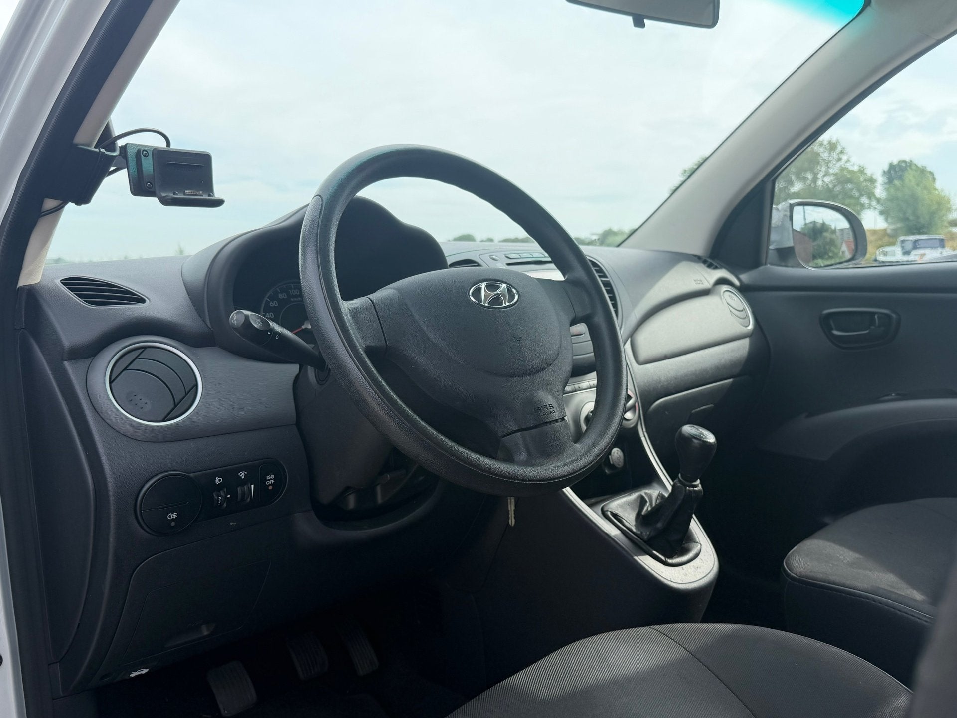 Hyundai I10 1.0 Black Pack - Sleek Silver - Airco/El.pakket/, Auto's, Hyundai, Voorwielaandrijving, Euro 5, Stof, Gebruikt