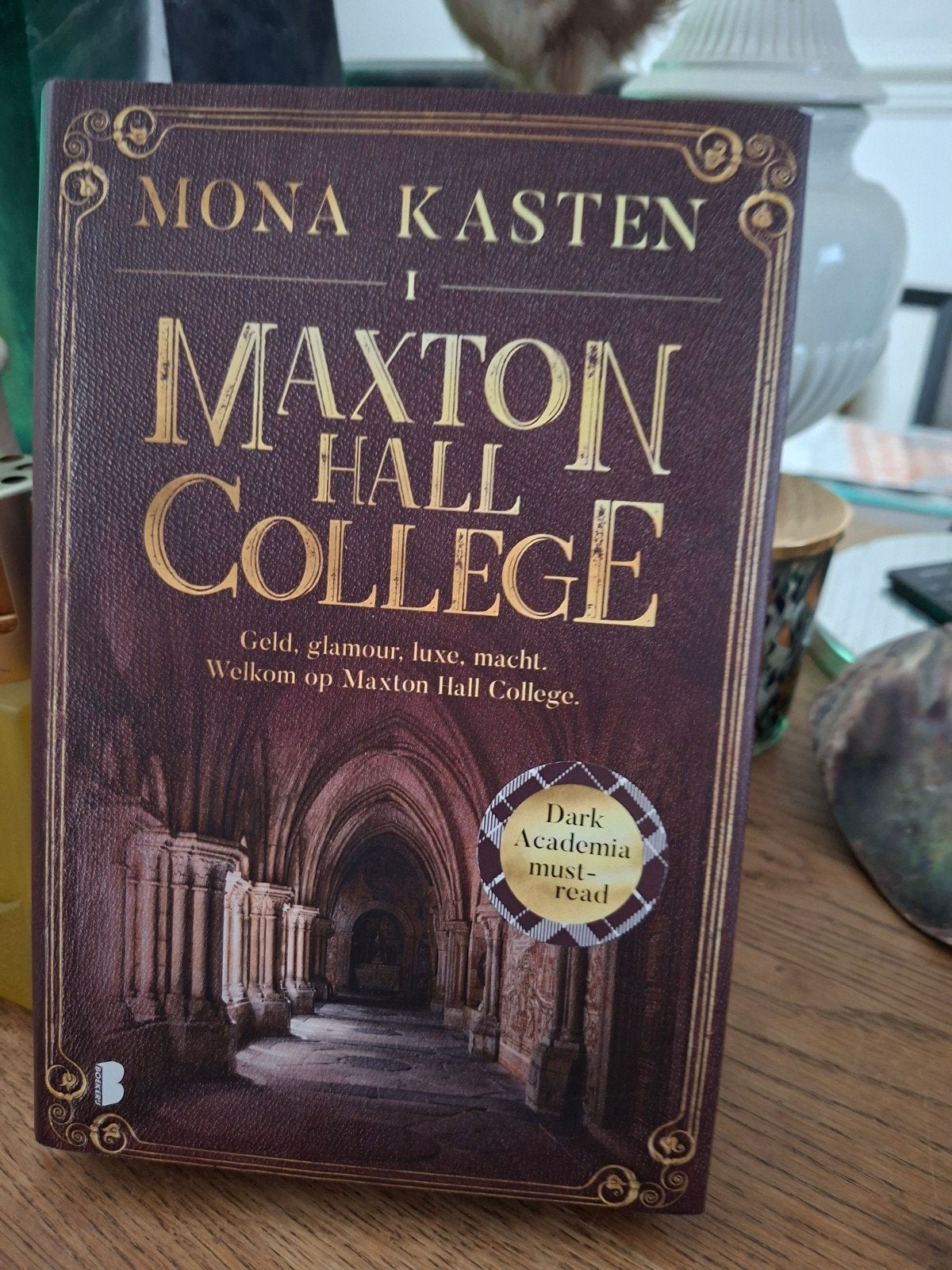 Mona Kasten - Maxton Hall College, Boeken, Ophalen of Verzenden, Zo goed als nieuw, Mona Kasten