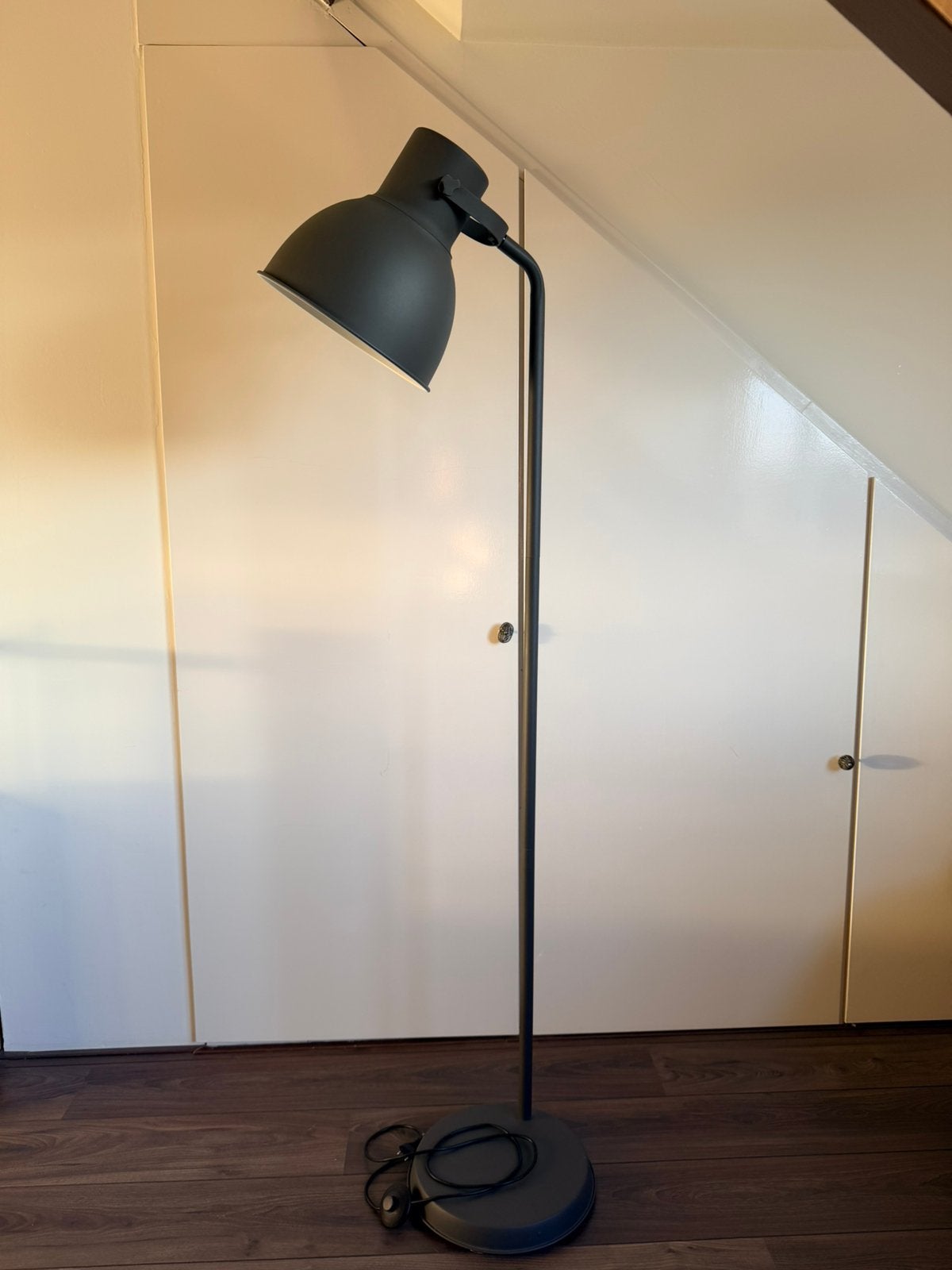 Hektar staande lamp, Ophalen, Zo goed als nieuw, 150 tot 200 cm