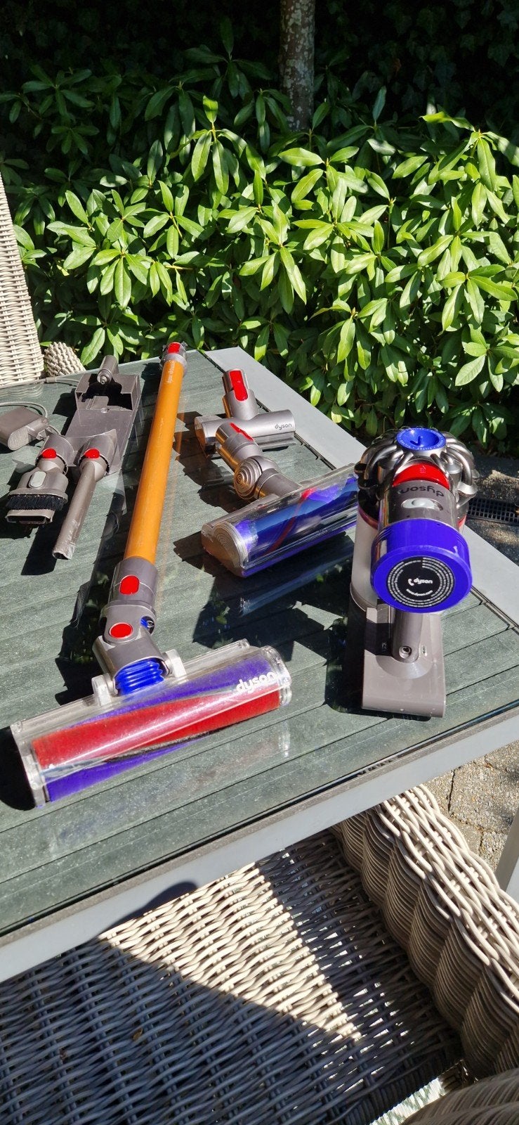 dyson v8 compleet of in onderdelen accu is stuk, Witgoed en Apparatuur, Ophalen of Verzenden, Niet werkend, Steelstofzuiger, Dyson