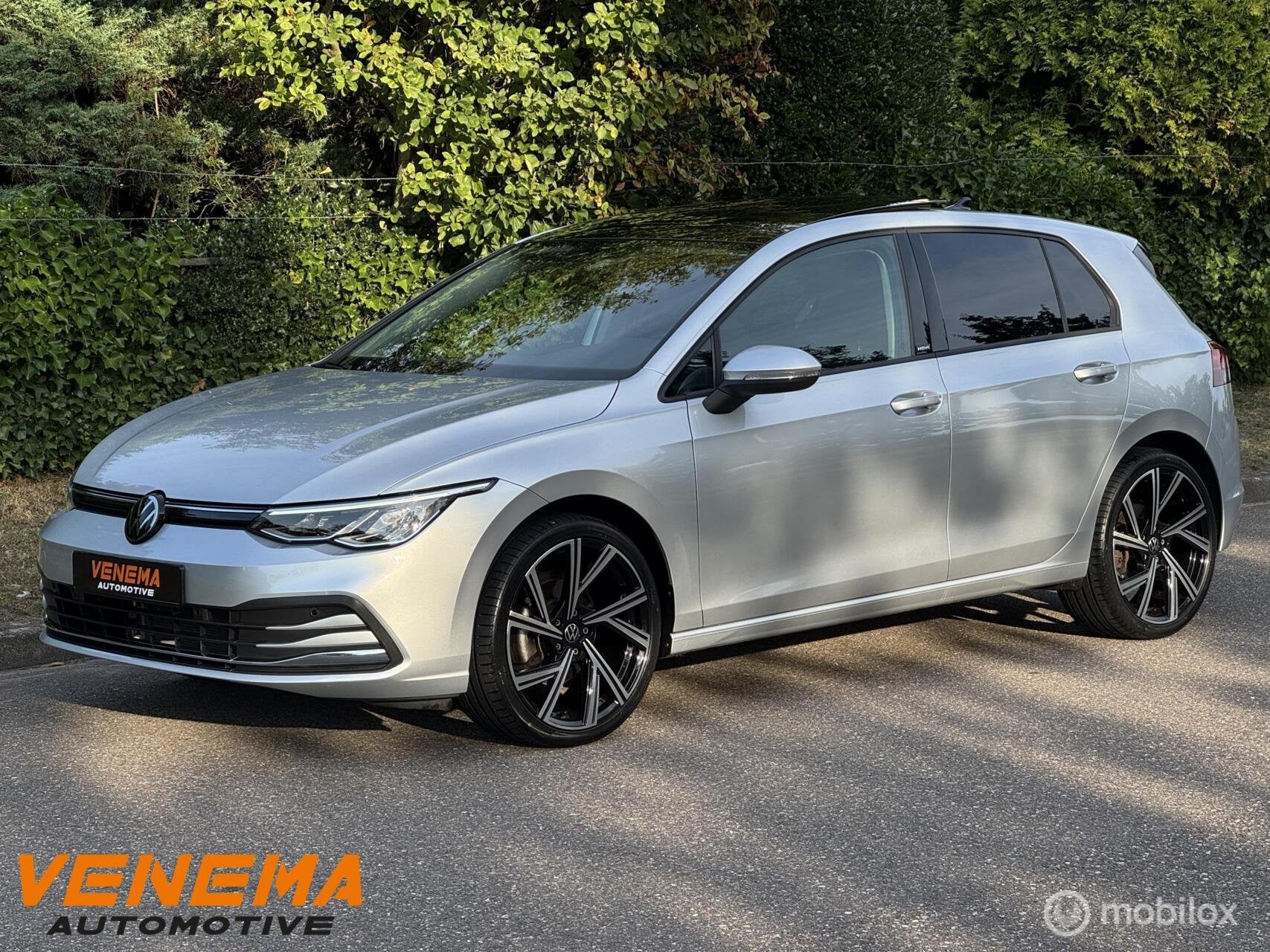 VW Golf 8/1.5 TSI/150pk/Panodak/IQ.Drive/Navi/Heat/19"LM/65k, Auto's, Voorwielaandrijving, Stof, Zwart, 4 cilinders