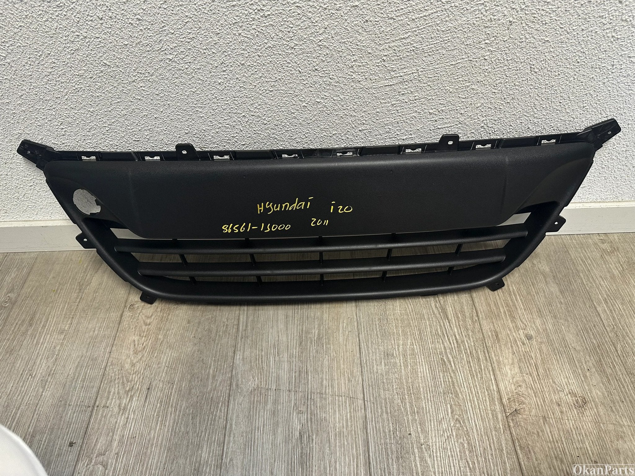 Hyundai i20 midden Grille 86561-1J000, Ophalen of Verzenden, Gebruikt, Voor, Hyundai