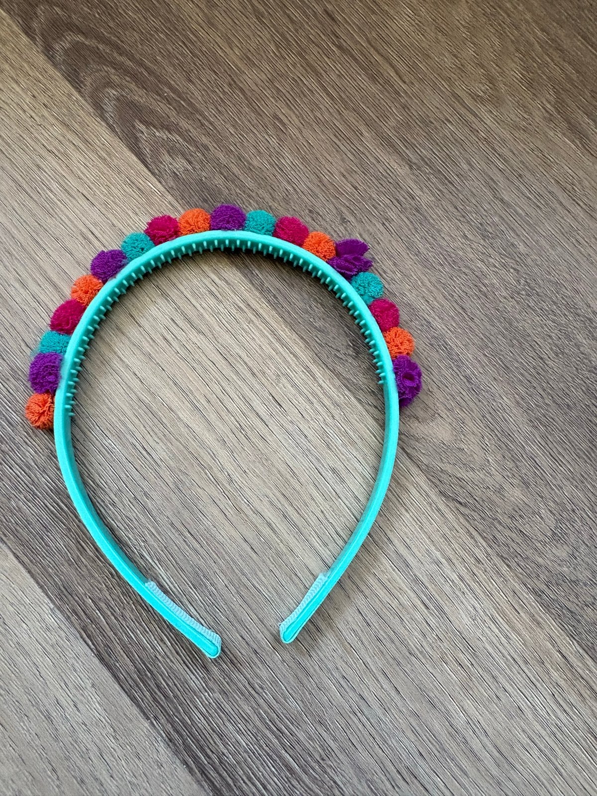 Gratis diadeem met pompons, Kinderen en Baby's, Carnavalskleding en Verkleedspullen, Ophalen, Zo goed als nieuw, Meisje