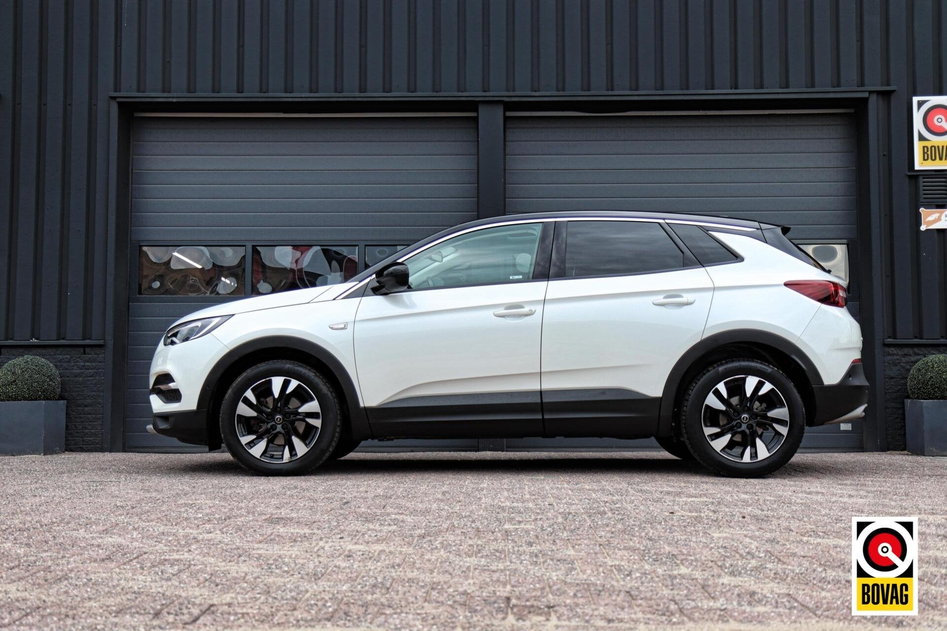 Opel Grandland X 1.2 Turbo Ultimate |LED|PANODAK|STOELVERW.|, Voorwielaandrijving, Gebruikt, Euro 6, 1199 cc