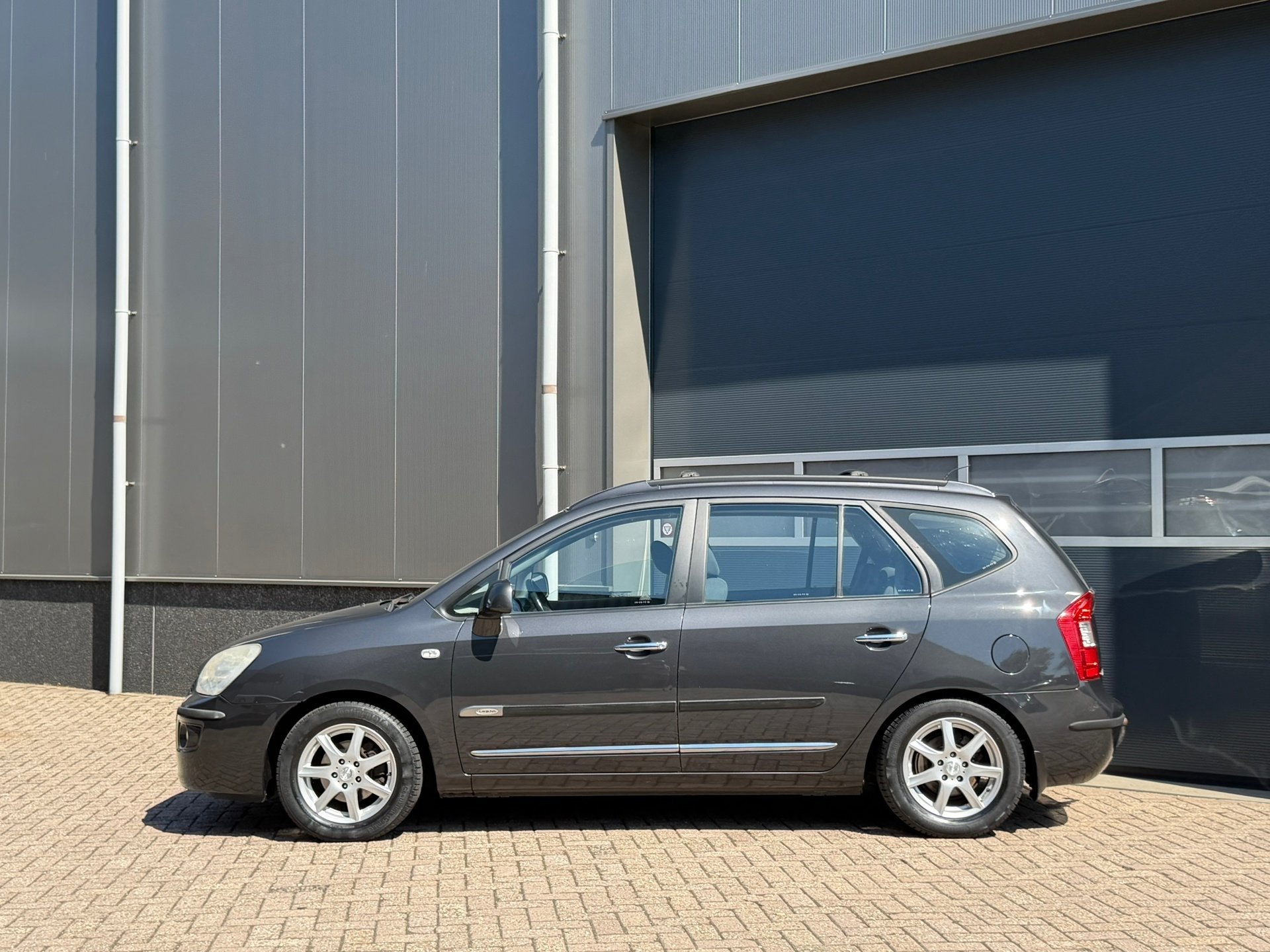 Kia Carens 2.0 CVVT X-ecutive bj.2007 Clima|Trekh|Nap., Voorwielaandrijving, 1998 cc, Stof, Gebruikt