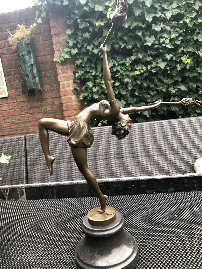 bronzen beeld vrouw dansend m fakkels danseres, Ophalen of Verzenden, Brons