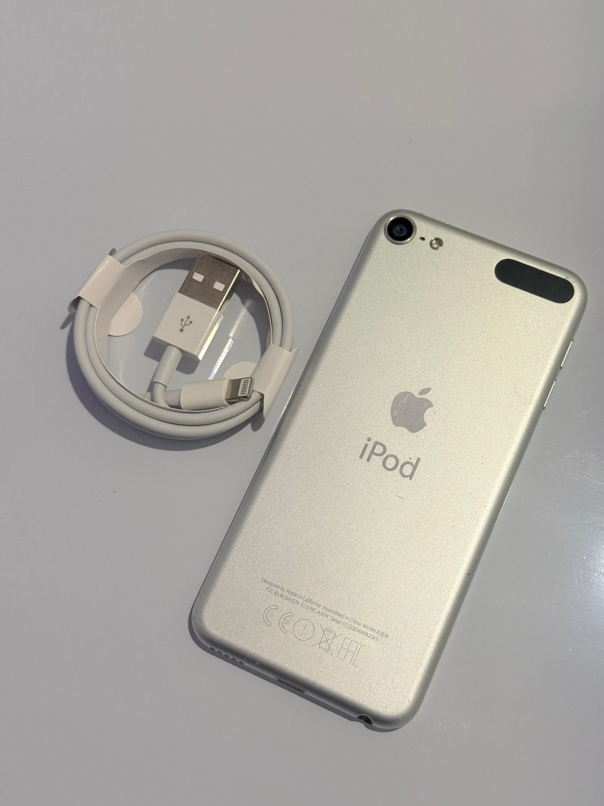 Apple iPod Touch 6 Zilver 16GB, Audio, Tv en Foto, Mp3-spelers | Apple iPod, Gebruikt, Ophalen of Verzenden, Zilver, 10 tot 20 GB