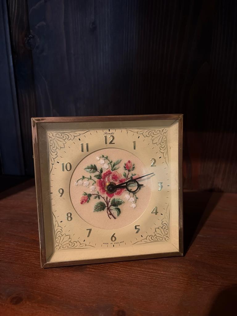 Regent London Petit Point Klok - Engelse Roos Borduursel, Ophalen of Verzenden, Zo goed als nieuw