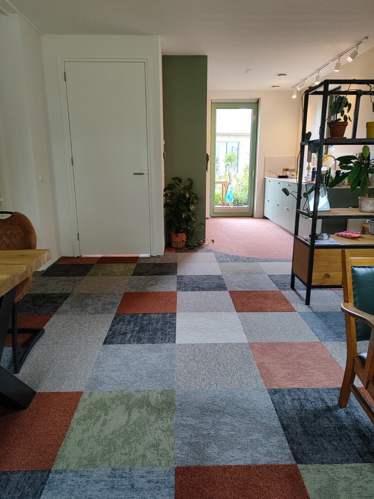 Tapijttegels 30m2, Huis en Inrichting, Stoffering | Vloerbedekking, Ophalen, Crème, Zo goed als nieuw, 25 tot 50 m²