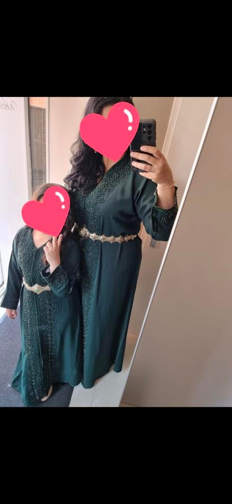 Marokkaanse groene jurken set moeder & dochter + riemen, Ophalen of Verzenden, Zo goed als nieuw, Maat 46/48 (XL) of groter, Groen