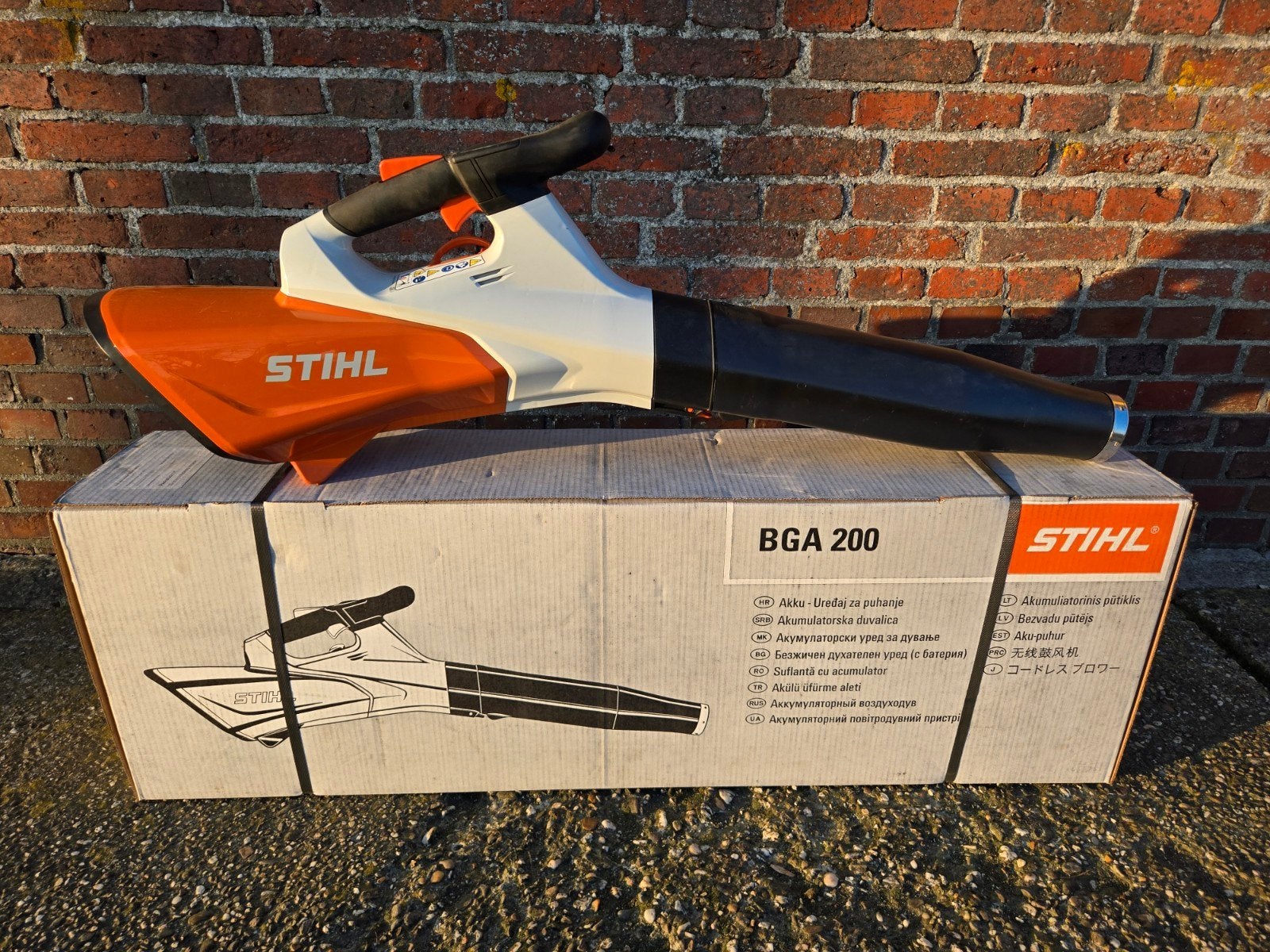 Stihl BGA 200 Nieuw! Accu Bladblazer | BGA 200 professioneel, Tuin en Terras, Bladblazers, Info@stihl.nl, Stihl, Stiga BGA200 bladblazer professioneel accu blazer