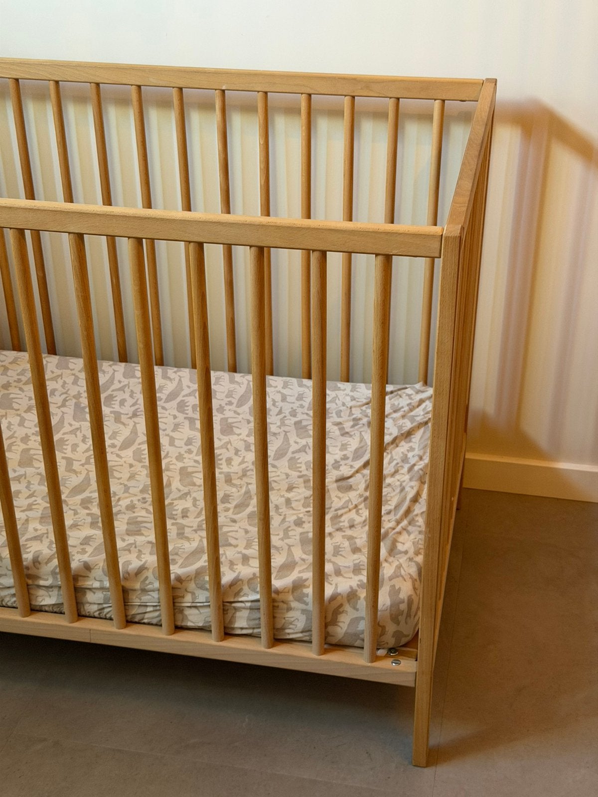 Ikea sniglar baby bedje inclusief aerosleep matras, Kinderen en Baby's, Ophalen, Zo goed als nieuw, Ledikant