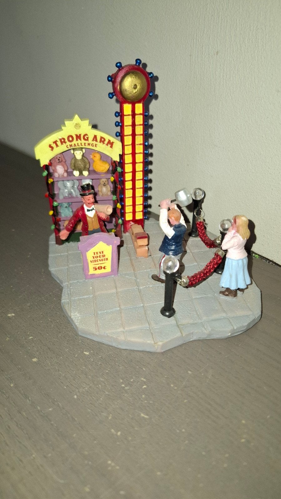 Lemax Strong Arm Challenge kerstdorp kermis carnival retired, Ophalen of Verzenden