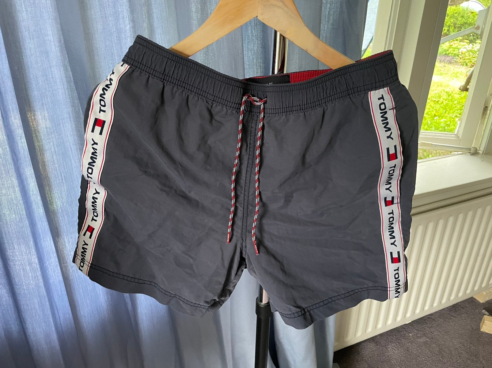 Tommy hilfiger zwembroek, Ophalen