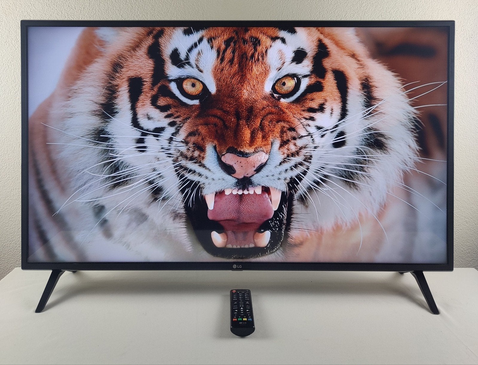 LG 43 inch 4K Smart TV (2024) - Model: 43UQ751C0LF, Ophalen, LED, 80 tot 100 cm, Zo goed als nieuw