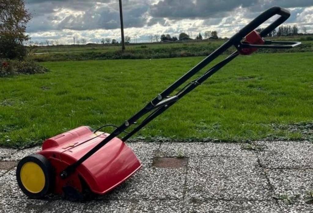 WOLF-Garten Elektrische Grasmaaier - Compact en Krachtig, Ophalen, Cirkelmaaier, Elektrische grasmaaier, Zo goed als nieuw