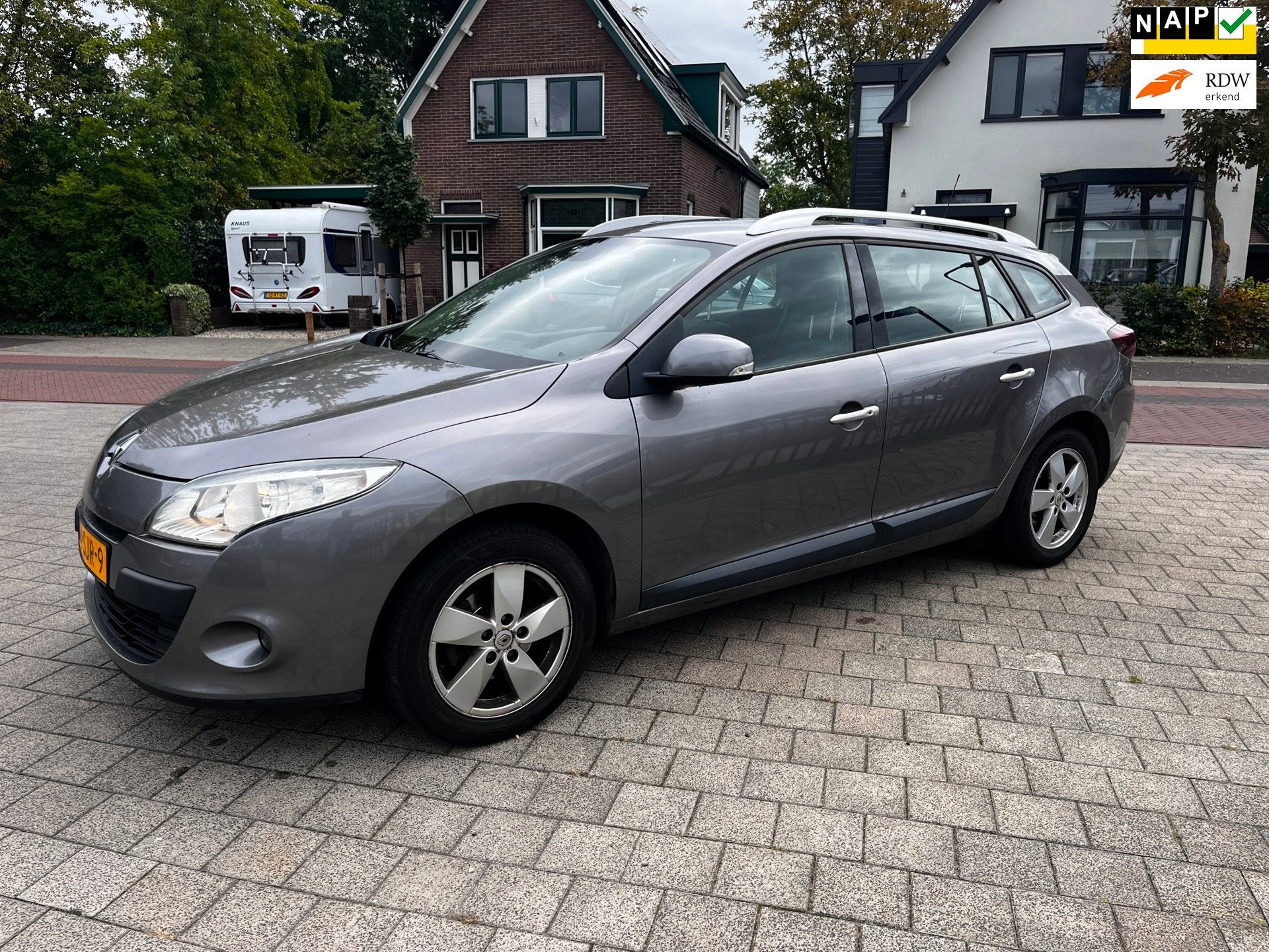 Renault Mégane Estate 1.5 dCi Dynamique Ecc Autom Isofix tr, Auto's, Stof, 4 cilinders, Origineel Nederlands, Diesel