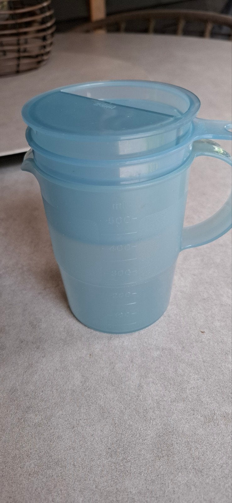 Tupperware Maatbeker 500ml met Extra Toebehoren, Gebruikt, Blauw, Beker of Kan, Ophalen of Verzenden