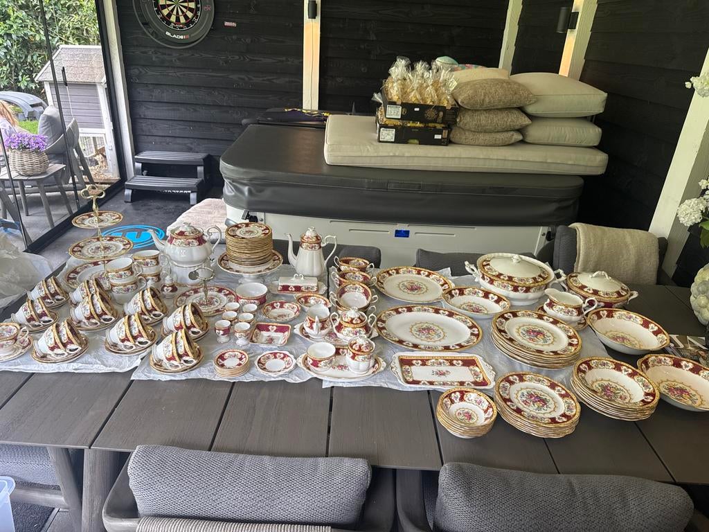 Royal Albert Lady Hamilton Servies - Compleet 6-persoons, Ophalen, Zo goed als nieuw