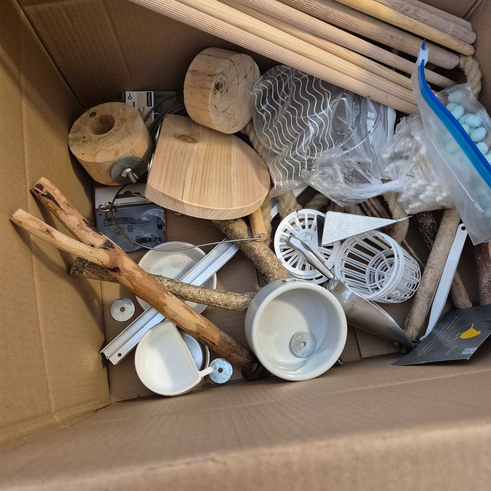 Doos vol vogelspullen, Ophalen, Gebruikt, Kooi-accessoires
