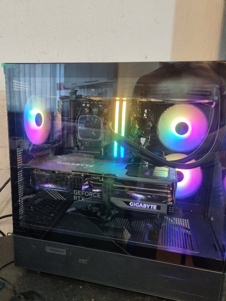 RTX 5080 Gddr7,R7 9800x3d,32gb DDR5,wifi,w11,z.kracht, Computers en Software, 32 GB, 2,5, Ophalen of Verzenden, Zo goed als nieuw